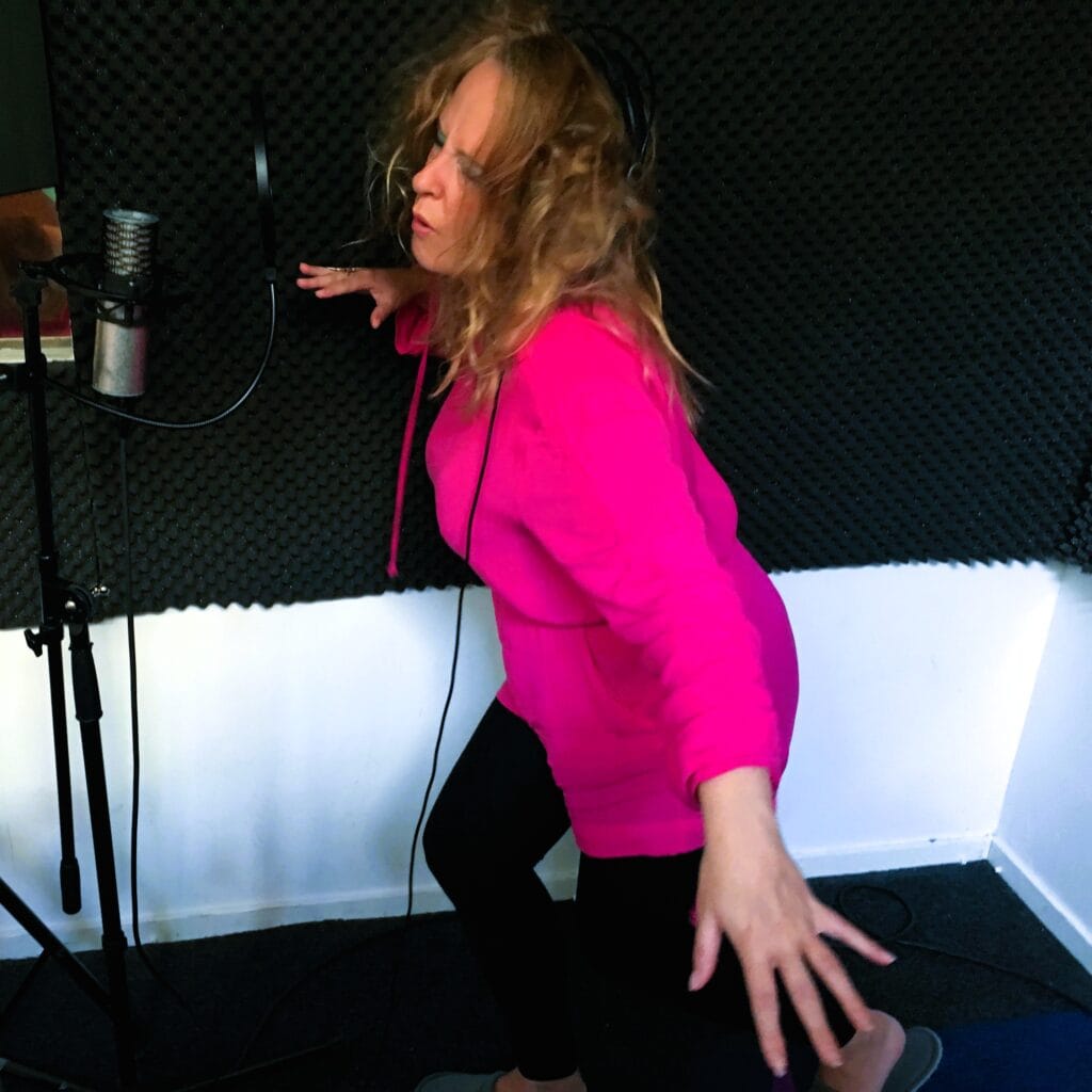 Tiffany Typhoon i studion